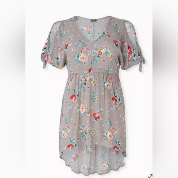 Torrid Tunic Style Blouse Flowy Floral Girlie Size 2X Spring Babydoll HiLow Hem - Picture 1 of 8